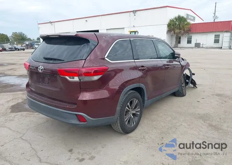 2019 Toyota Highlander Le z USA, uszkodzony, nr VIN 5TDZARFH8KS060954